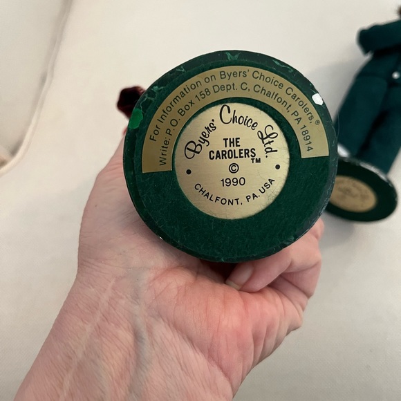 Traditional Assorted Caroler’s by By Byers’ Choice Ltd. - Picture 10 of 10